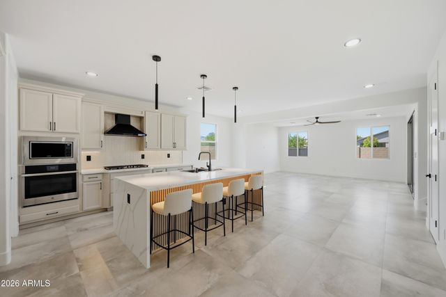 19994 W GLENROSA Avenue, Litchfield Park, AZ 85340
