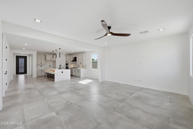 19994 W GLENROSA Avenue, Litchfield Park, AZ 85340