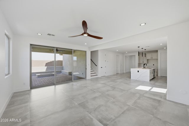 19994 W GLENROSA Avenue, Litchfield Park, AZ 85340