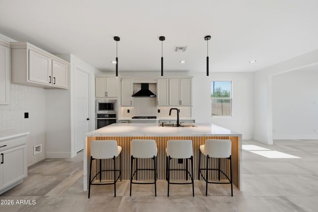 19994 W GLENROSA Avenue, Litchfield Park, AZ 85340