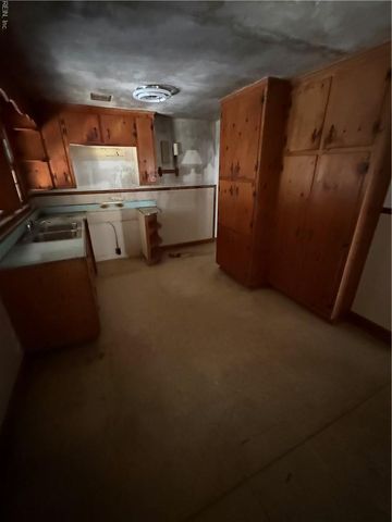 916 Old Big Bethel RD, Hampton, VA 23666