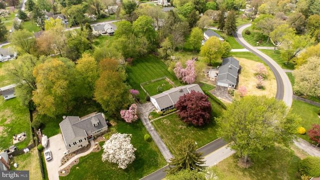 1247 THOMAS RD, Wayne, PA 19087