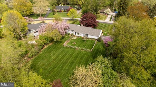 1247 THOMAS RD, Wayne, PA 19087