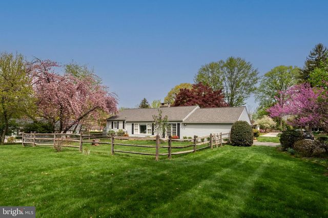 1247 THOMAS RD, Wayne, PA 19087