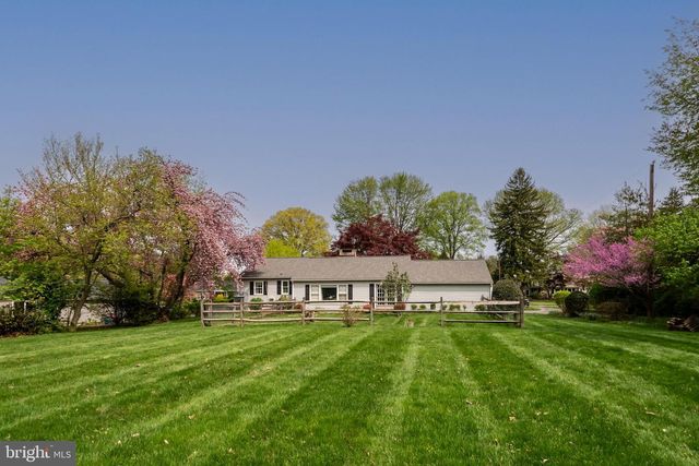 1247 THOMAS RD, Wayne, PA 19087