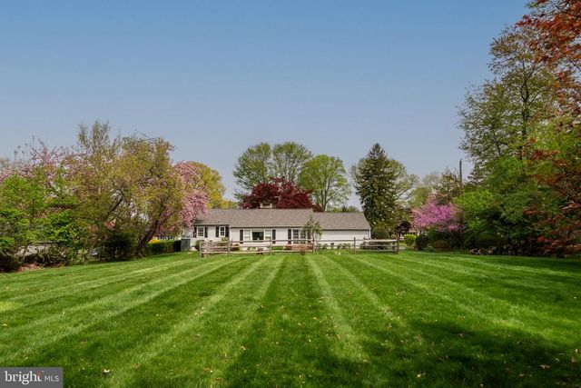 1247 THOMAS RD, Wayne, PA 19087