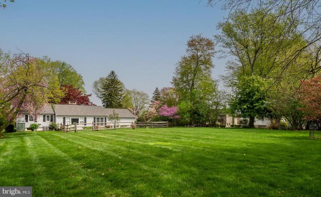 1247 THOMAS RD, Wayne, PA 19087