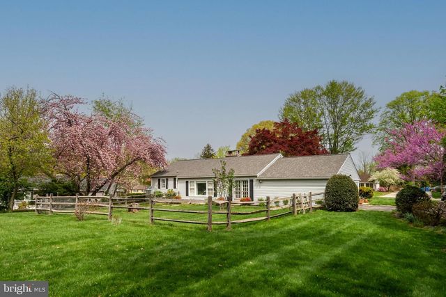 1247 THOMAS RD, Wayne, PA 19087