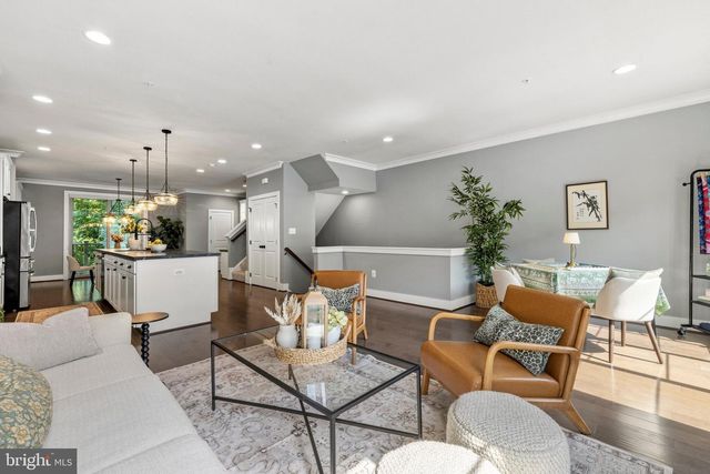 2876 LOWEN VALLEY RD, Alexandria, VA 22303