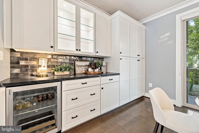 2876 LOWEN VALLEY RD, Alexandria, VA 22303