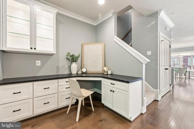 2876 LOWEN VALLEY RD, Alexandria, VA 22303