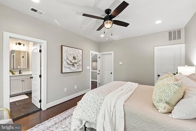 2876 LOWEN VALLEY RD, Alexandria, VA 22303