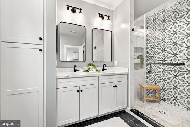 2876 LOWEN VALLEY RD, Alexandria, VA 22303