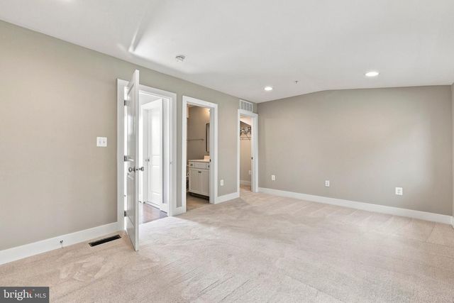 2876 LOWEN VALLEY RD, Alexandria, VA 22303