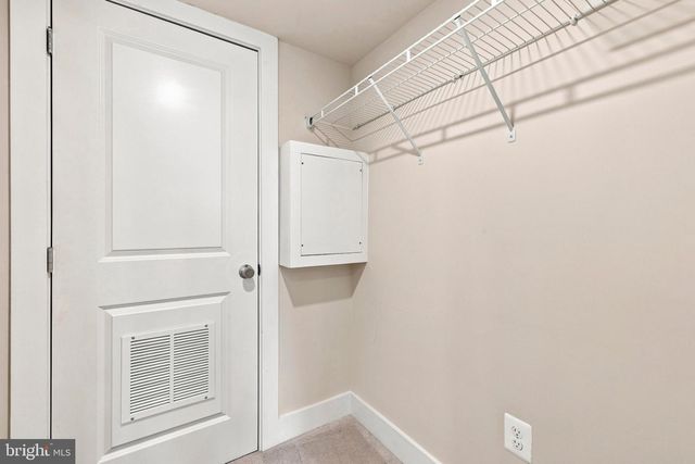 2876 LOWEN VALLEY RD, Alexandria, VA 22303