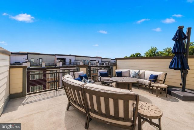 2876 LOWEN VALLEY RD, Alexandria, VA 22303