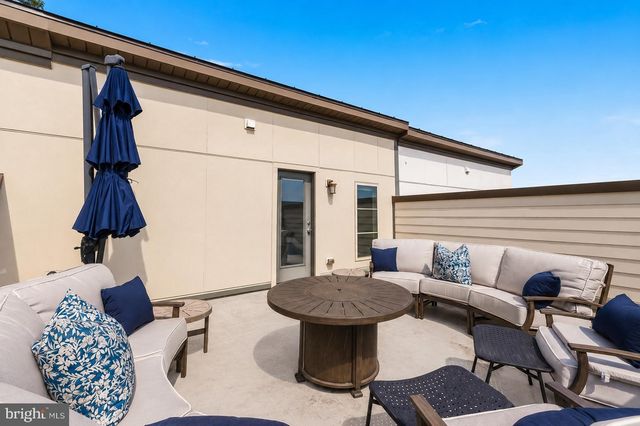 2876 LOWEN VALLEY RD, Alexandria, VA 22303