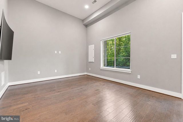 2876 LOWEN VALLEY RD, Alexandria, VA 22303