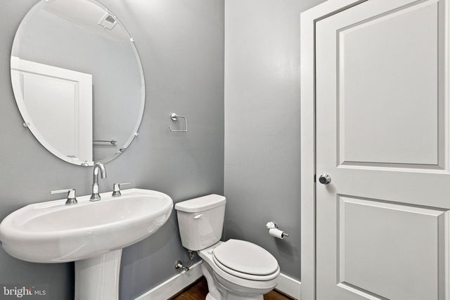2876 LOWEN VALLEY RD, Alexandria, VA 22303