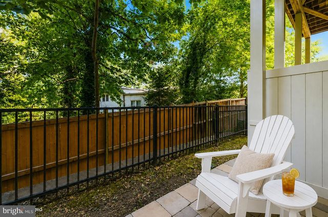 2876 LOWEN VALLEY RD, Alexandria, VA 22303