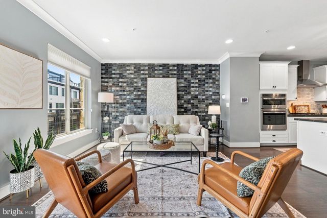 2876 LOWEN VALLEY RD, Alexandria, VA 22303