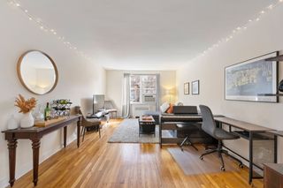 143 BENNETT Avenue # 2R, New York City, NY 10040