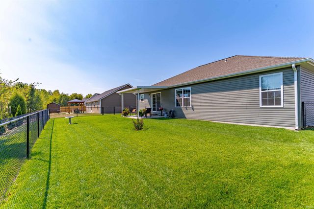 326 Wabash Circle, Chandler, IN 47610