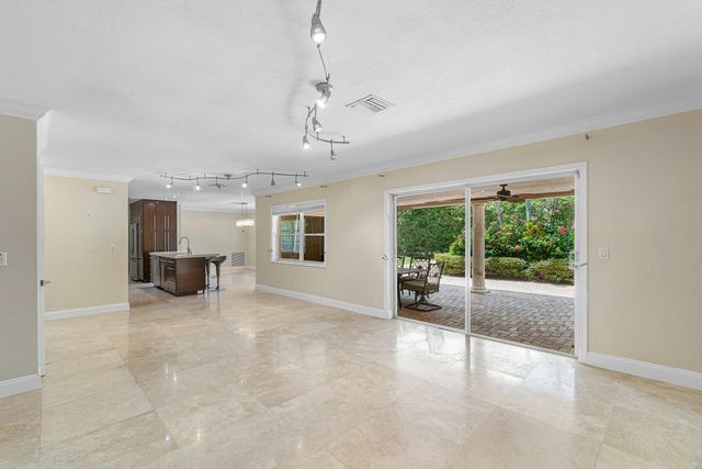 317 NE 2ND Street, Boca Raton, FL 33432