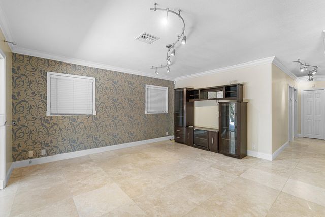 317 NE 2ND Street, Boca Raton, FL 33432