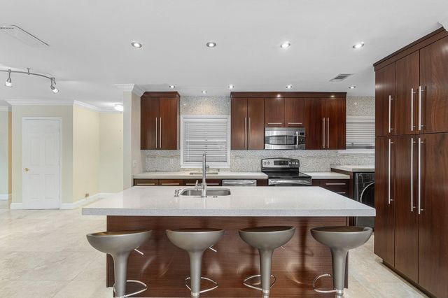 317 NE 2ND Street, Boca Raton, FL 33432