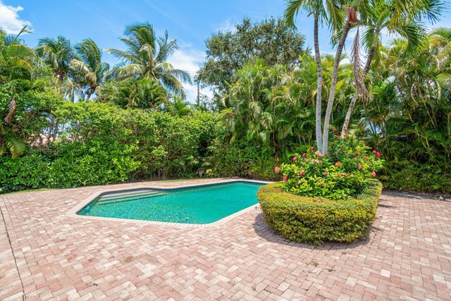 317 NE 2ND Street, Boca Raton, FL 33432