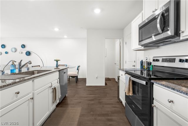 1128 Scarlet Sparrow Street, Henderson, NV 89011