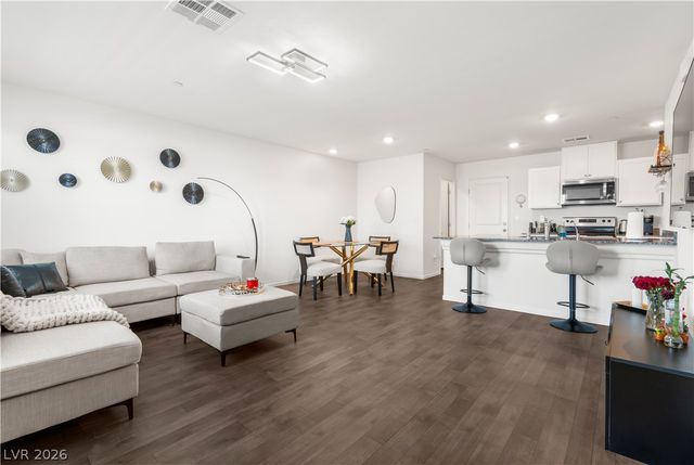 1128 Scarlet Sparrow Street, Henderson, NV 89011