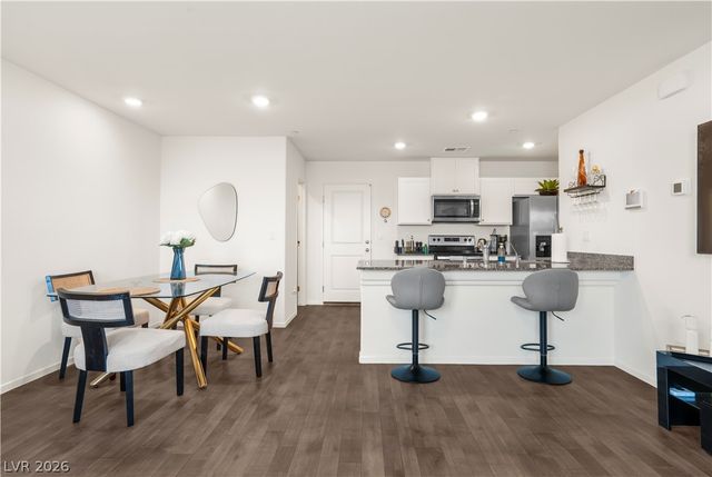 1128 Scarlet Sparrow Street, Henderson, NV 89011