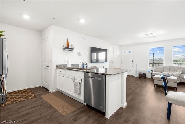 1128 Scarlet Sparrow Street, Henderson, NV 89011
