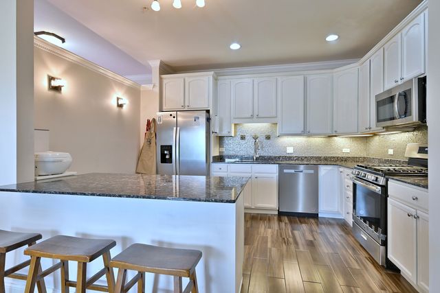 4953 Oakton Street 205, Skokie, IL 60077