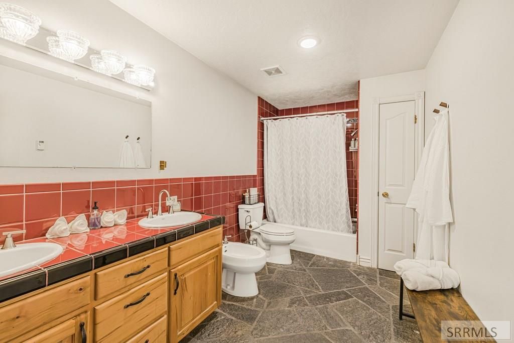 Image 23 of property listing at 5335 Fox Creek Hollow, Victor, ID 83455