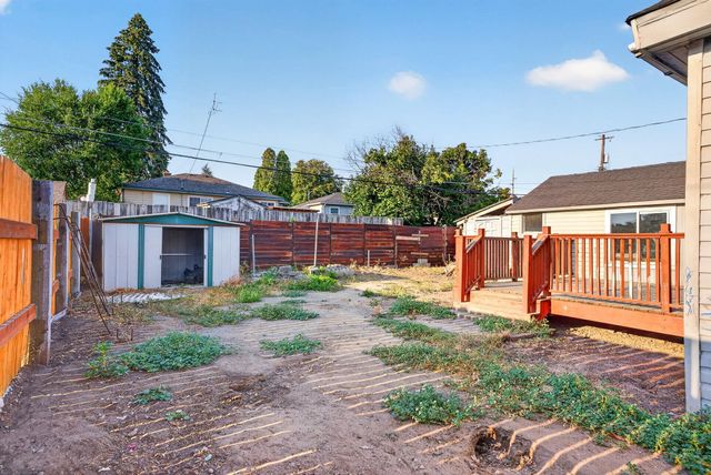 1307 E Gordon Ave, Spokane, WA 99207