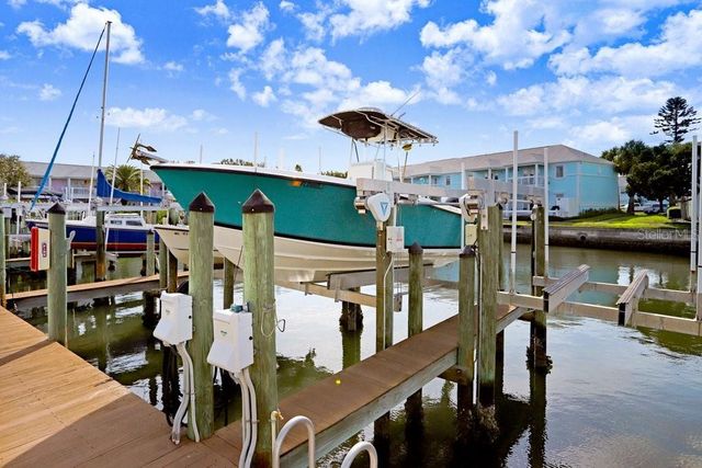 5012 STARFISH DRIVE SE B, St Petersburg, FL 33705