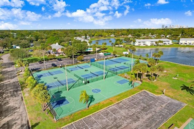 5012 STARFISH DRIVE SE B, St Petersburg, FL 33705