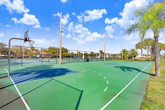 5012 STARFISH DRIVE SE B, St Petersburg, FL 33705