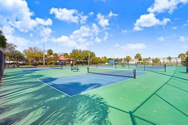 5012 STARFISH DRIVE SE B, St Petersburg, FL 33705