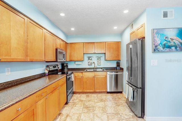 5012 STARFISH DRIVE SE B, St Petersburg, FL 33705