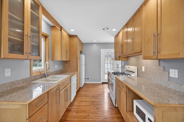 8801 Chicago Avenue S, Bloomington, MN 55420