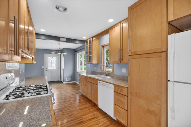 8801 Chicago Avenue S, Bloomington, MN 55420