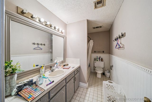 2702 S 27th Street, Muskogee, OK 74401