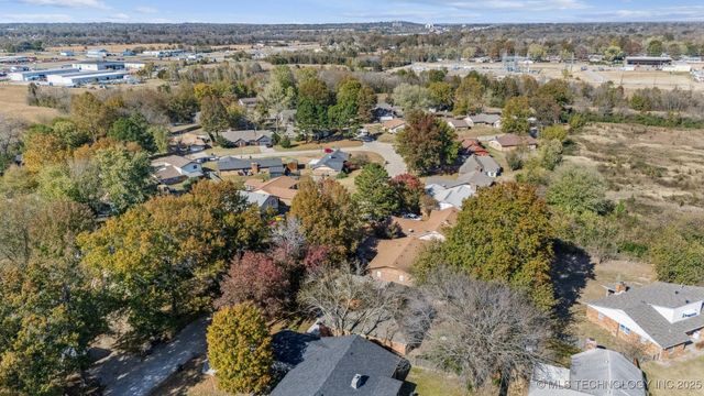 2702 S 27th Street, Muskogee, OK 74401