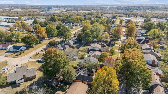 2702 S 27th Street, Muskogee, OK 74401