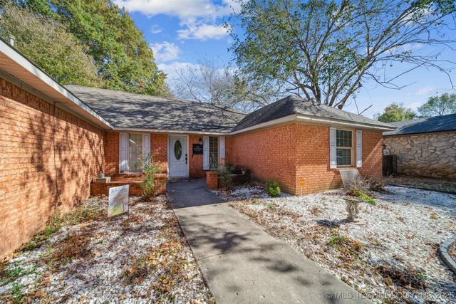 2702 S 27th Street, Muskogee, OK 74401