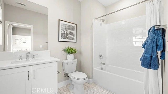 832 Sonia, Irvine, CA 92618